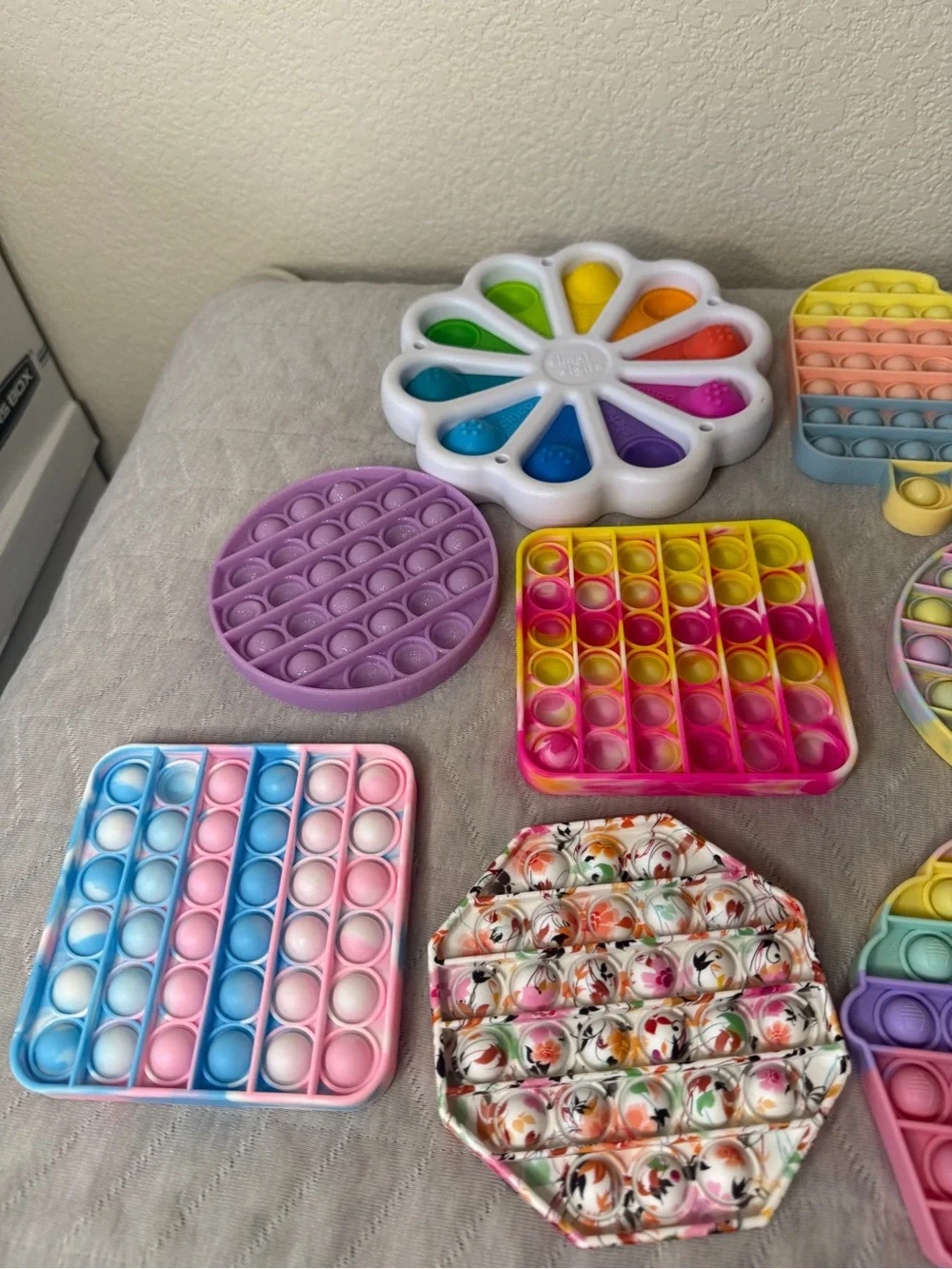Assorted Colorful Pop It Fidget Toy Bundle Dimpl Digits Spanish English Cute